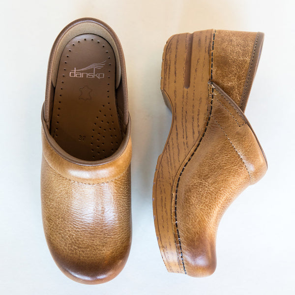 Honey dansko hot sale clogs