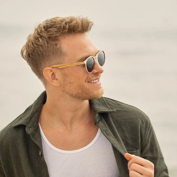 Aren - Matte Gold / Light Walnut Wood / Smoke