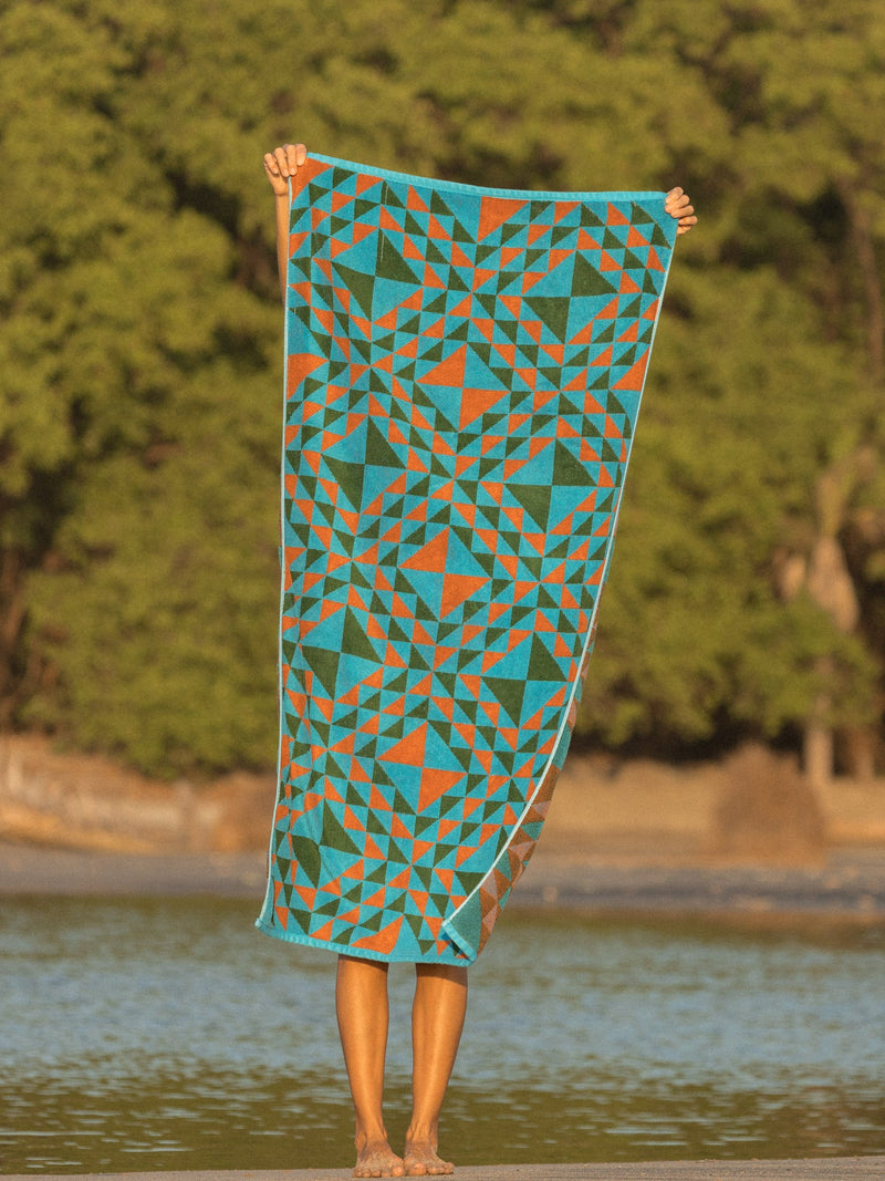 graphis towel (blue multi)