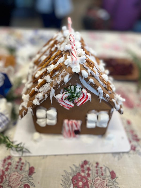 Gingerbread House Making for kids - CARPINTERIA