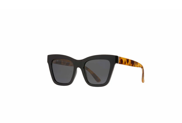 Ellyn-Onyx/ Walnut Wood